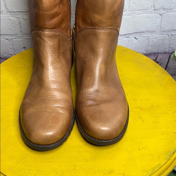 Stuart Weitzman Leather Round Toe Knee High boot - Picture 2 of 13